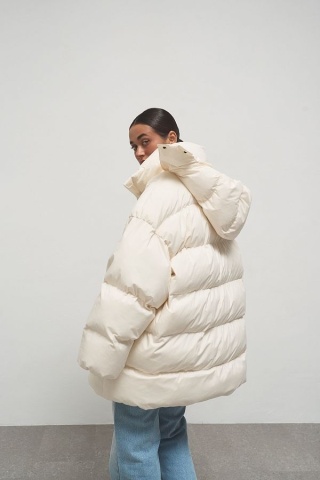 Kurtka puchowa oversize mleczna MBOCHAROVA