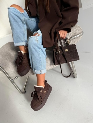 Czekoladowe ocieplane adidasy